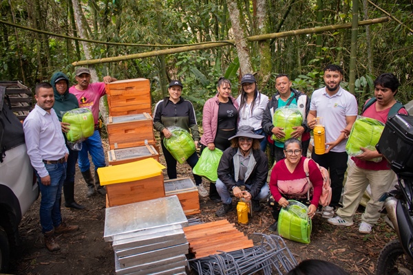 Entrega de Kits Apícolas en Arauca: Un Paso Hacia la Sostenibilidad Local